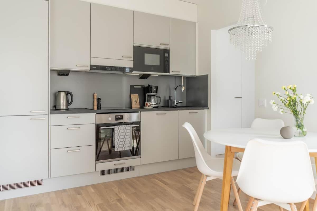 Cozy Apartment Right Next To Metro Station Esbo Eksteriør bilde